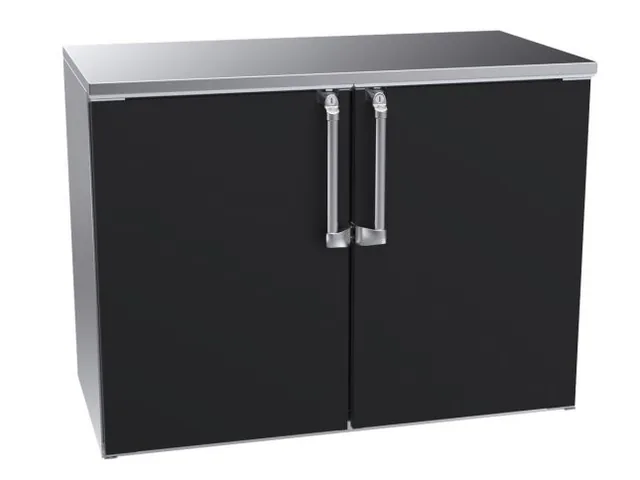 Krowne BR48R-BSS — Refrigerator